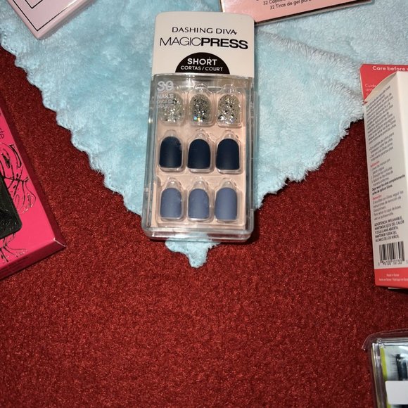 GRAB BAG FOR EYELASH AND NAILS!! - Picture 9 of 14